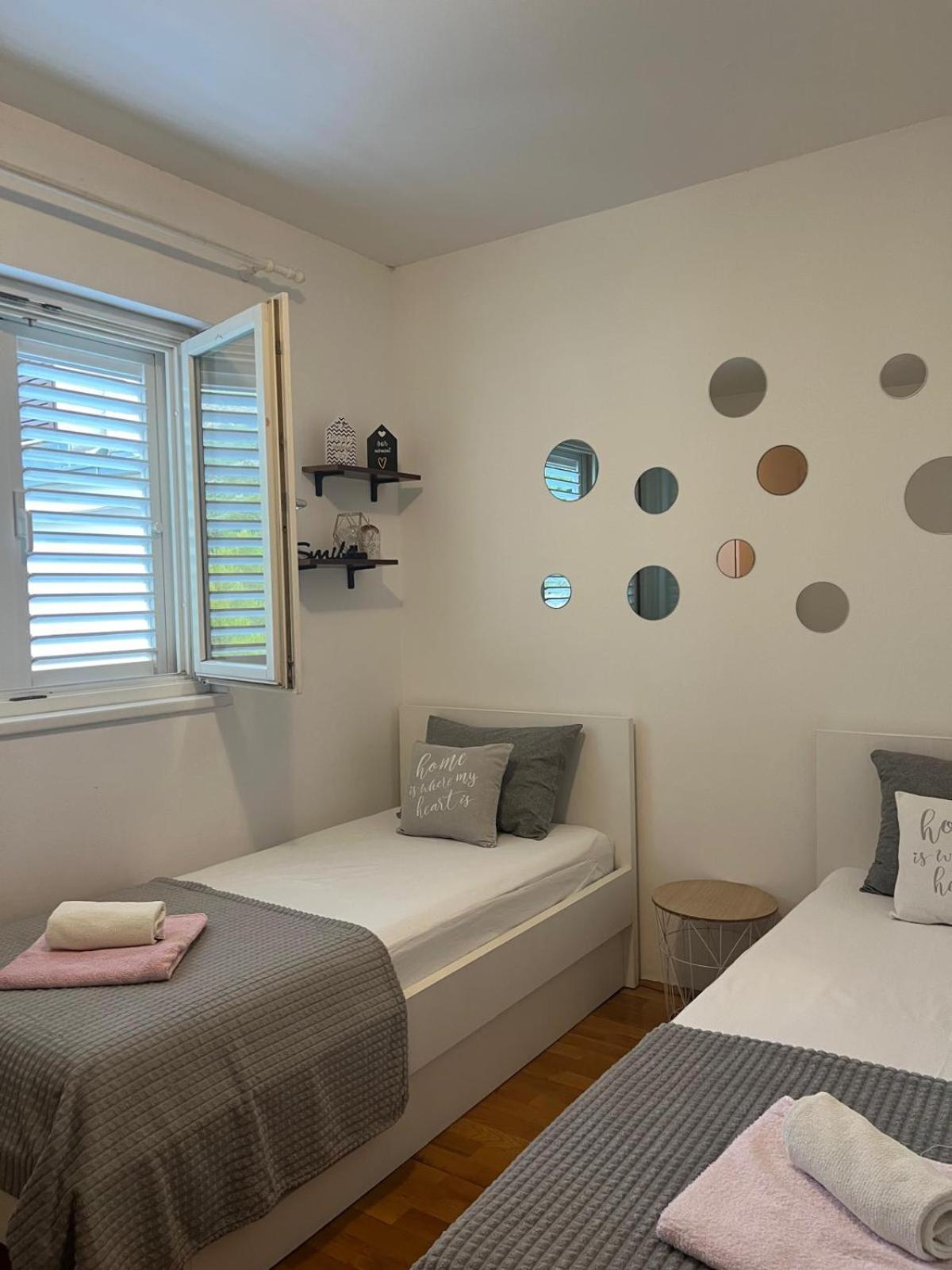 Apartman B&B มาคาร์สกา ภายนอก รูปภาพ